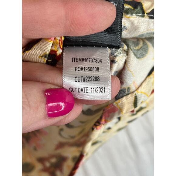 Torrid floral 3/4 length sleeve V-neck flowy blouse, size 1 EUC - Picture 5 of 10